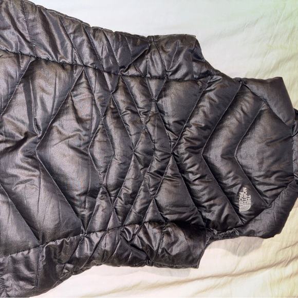 The North Face Black Puffer Vest - Picture 2 of 2